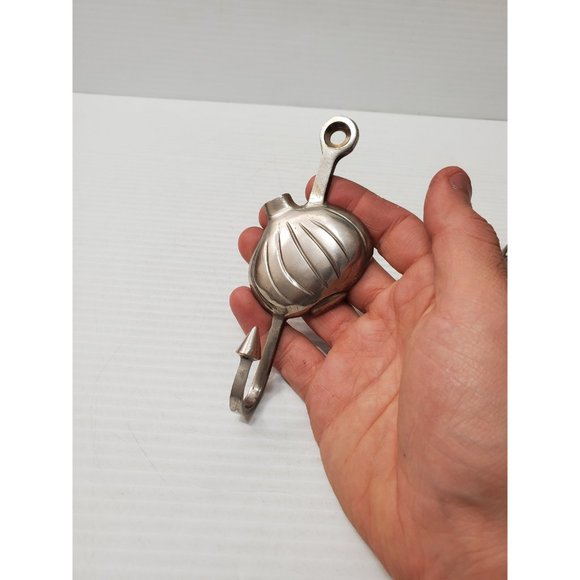 Pretty Vintage Brass Hanging Hook Kitchen Home Decor Collectors Item tow… - Picture 5 of 10